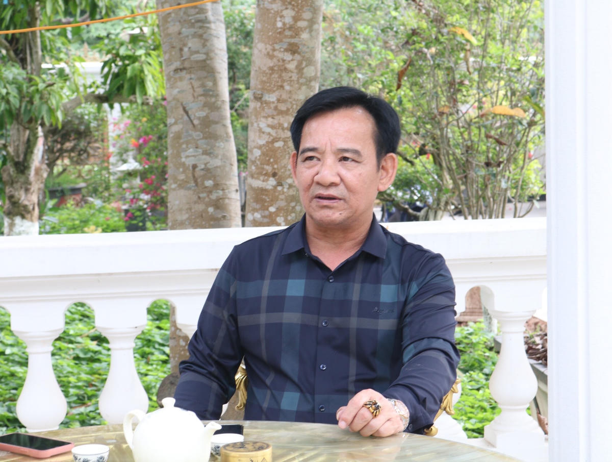 Dù bận bịu với lịch trình chạy show dày đặc nhưng năm nào anh cũng sắp xếp thời gian để tham gia seri hài “Đại gia chân đất”. Ảnh: K.Vân.