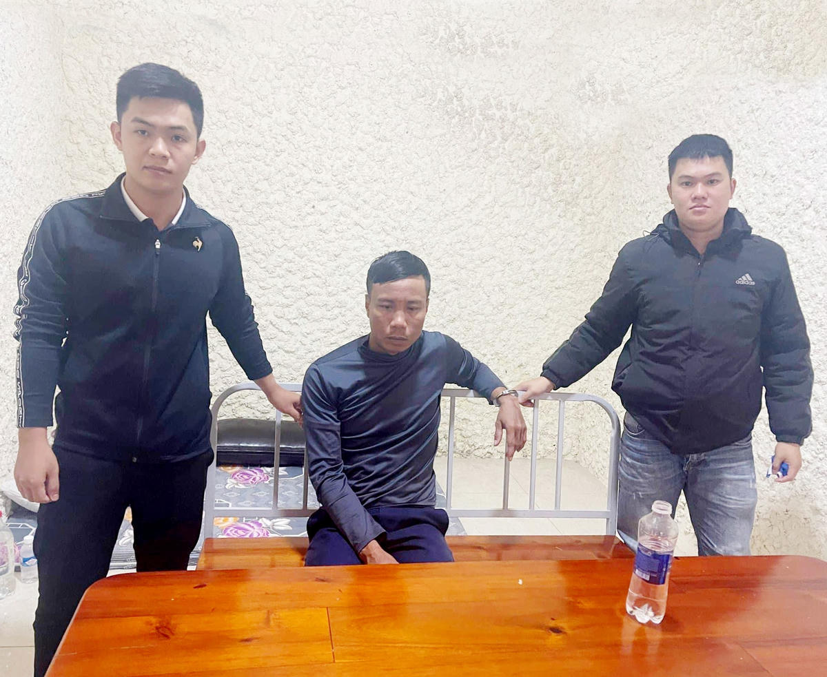 Nghi phạm Trần Thế Bảo bị bắt khi đang lẩn trốn tại nhà người thân.