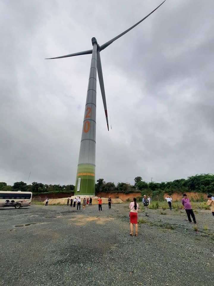 Turbine điện gió tại xã Ea Nam, huyện Ea H'Leo, tỉnh Đắk Lắk.  