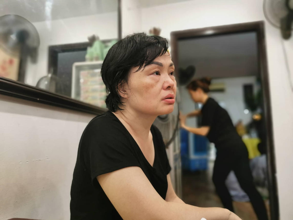 Mẹ của Hạ sĩ Nguyễn Đình Phúc.
