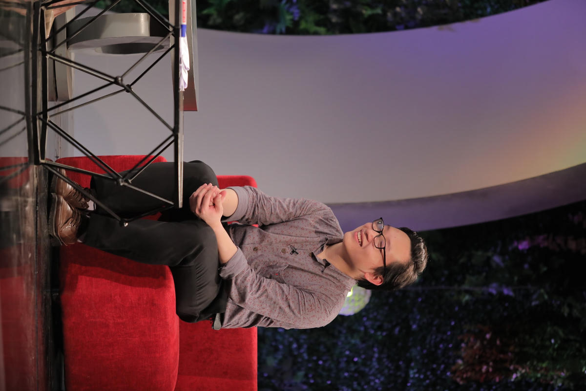 Lã Minh Trường không may mắc căn bệnh đục thủy tinh thể bẩm sinh, rung giật nhãn cầu và nhãn cầu bé nên gần như không thể nhìn thấy mọi thứ xung quanh...