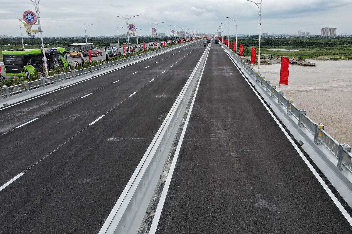 Lối dành cho các phương tiện đi xe máy, xe thô sơ.