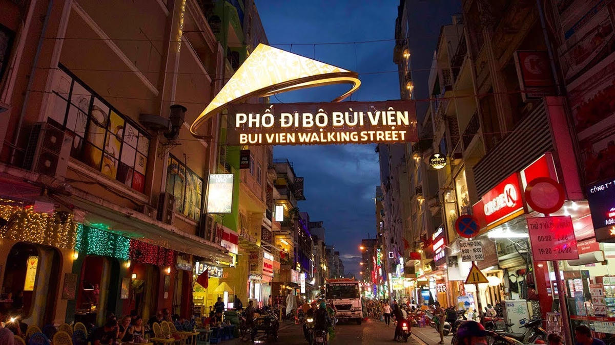 Phố đi bộ Bùi Viện (TPHCM).