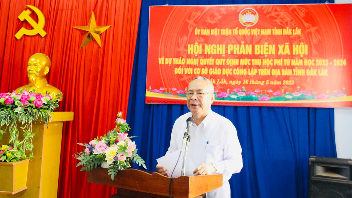 Ông Lê Xuân Sương, Phó Chủ tịch Thường trực Ủy ban MTTQ Việt Nam tỉnh Đắk Lắk phát biểu tại  Hội nghị.
