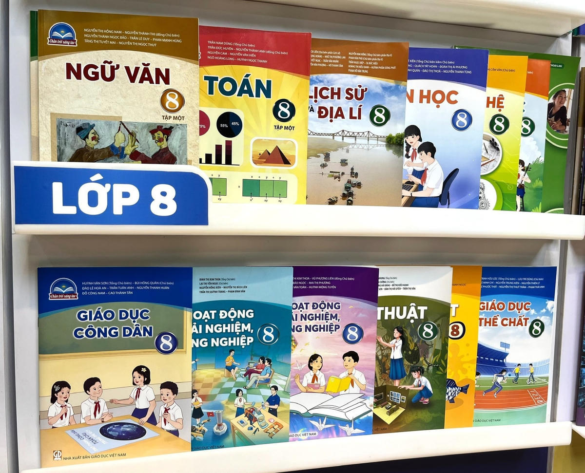 SGK lớp 4, 8 và 11 theo Chương trình giáo dục phổ thông 2018 đã có tại các cửa hàng sách trên toàn quốc.