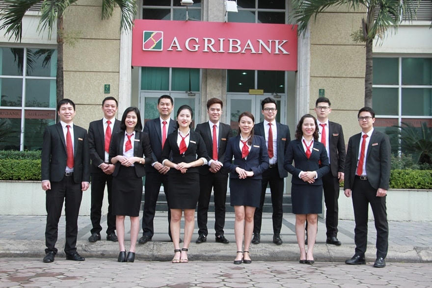 Cán bộ, người lao động Agribank vững tin bước sang năm 2023 với tinh thần và khí thế thi đua sôi nổi lập thành tích hướng đến kỷ niệm 35 năm Ngày thành lập Agribank.