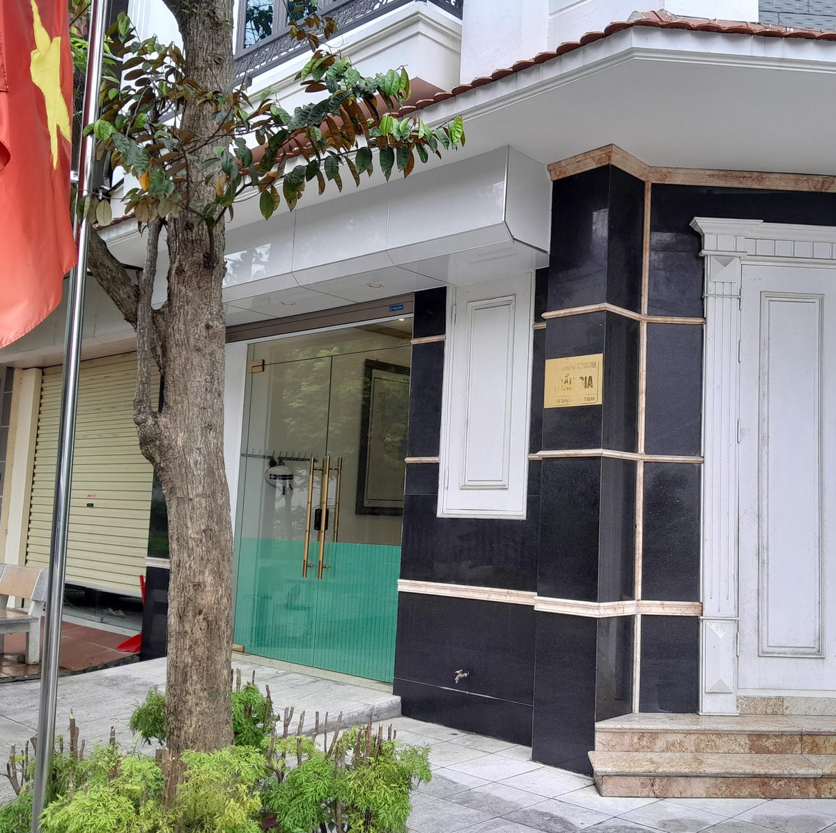 Công ty cổ phần phát triển nông thôn Trần Gia trúng nhiều gói thầu có giá trị lớn do Ban quản lý các dự án xây dựng huyện Gia Bình mời thầu.