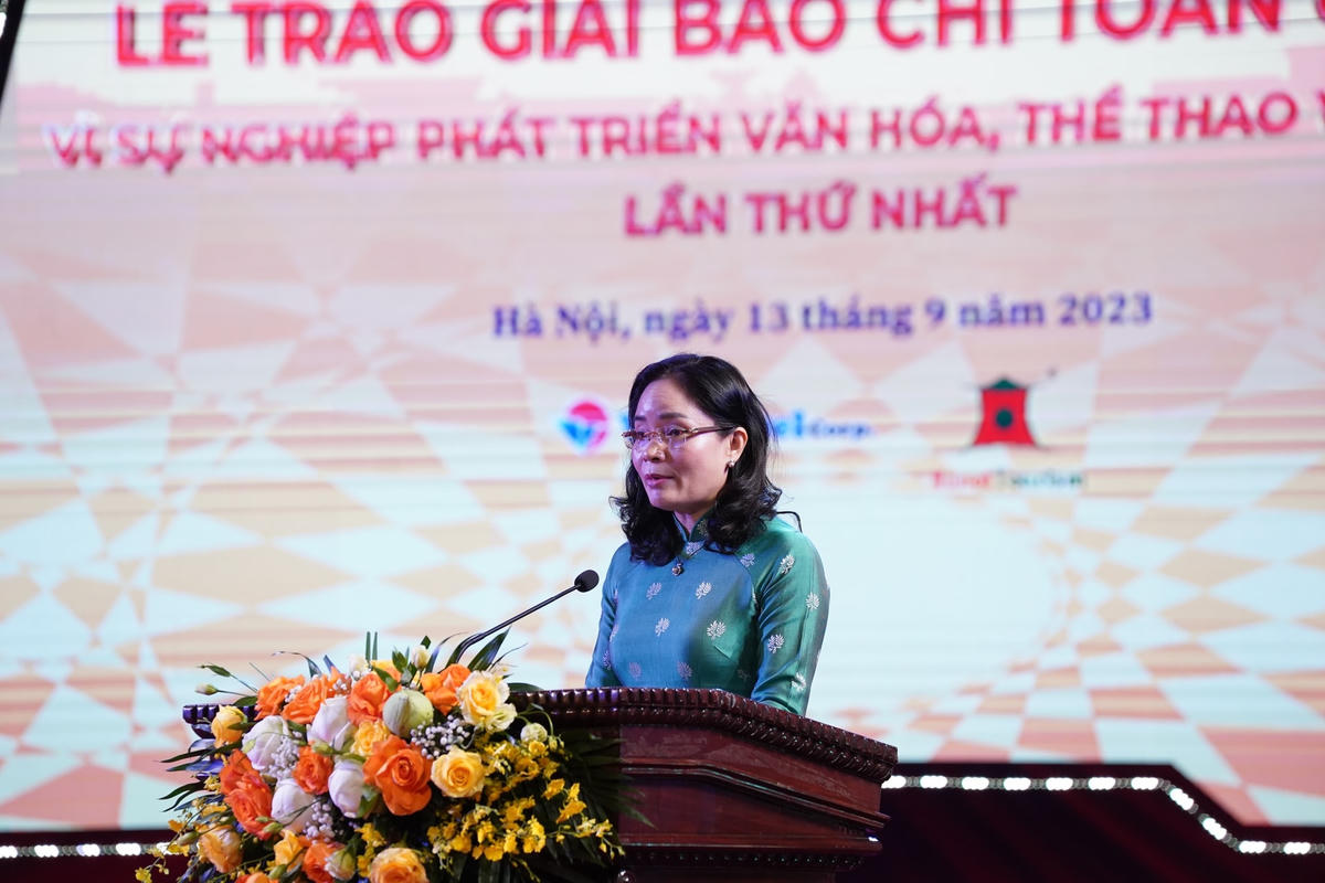 Thứ trưởng Trịnh Thị Thủy phát biểu tại buổi lễ. 