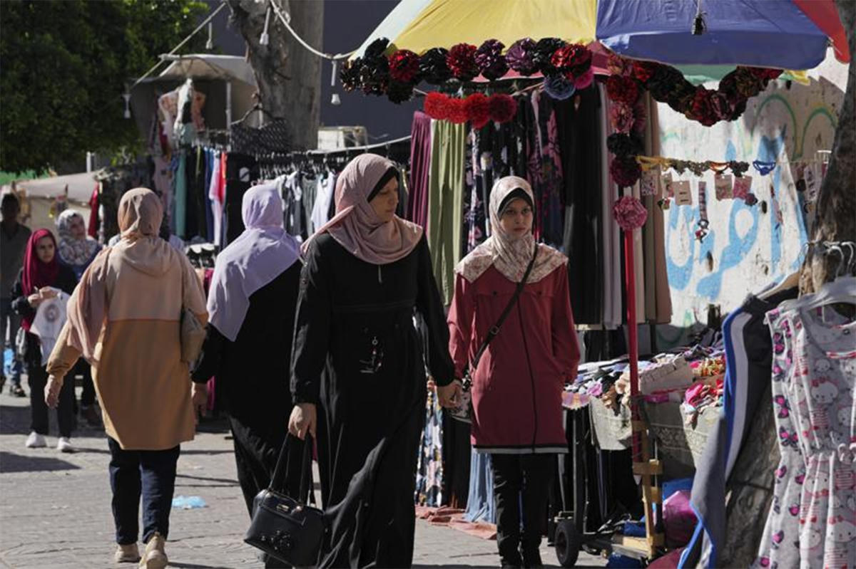 Khó tìm việc làm ở quê nhà, nhiều thanh niên Gaza chấp nhận rủi ro để di cư. Ảnh: Reuters.