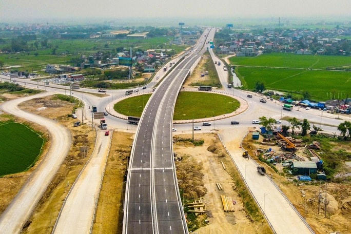 Nút giao Đông Xuân (Đông Sơn, Thanh Hóa) nơi các phương tiện giao thông sẽ rời cao tốc vào TP Thanh Hóa hoặc ra QL 1A, lên đường Hồ Chí Minh, đi sân bay Thọ Xuân