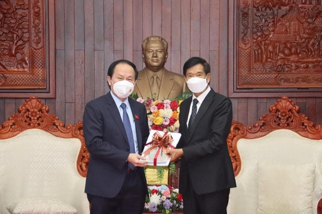 Xây dựng đường biên giới Việt Nam - Lào hòa bình, hữu nghị, hợp tác cùng phát triển 
