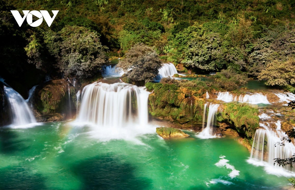 Mùa đông, sông cạn hơn nhưng cũng không làm mất đi vẻ hùng vĩ của thác nước tự nhiên lớn nhất Đông Nam Á.