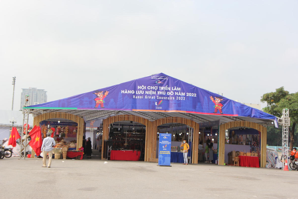 Hội chợ triển lãm hàng lưu niệm Thủ đô năm 2022 diễn ra trong khuôn khổ Việt Nam tổ chức Đại hội Thể thao Đông Nam Á lần thứ 31 (SEA Game 31).