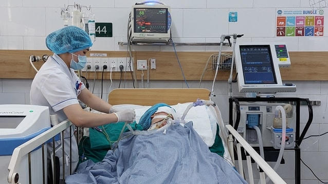 Một trường hợp hôn mê sâu sau khi sử dụng thuốc lá điện tử có chứa ma túy tổng hợp. Ảnh: TL.