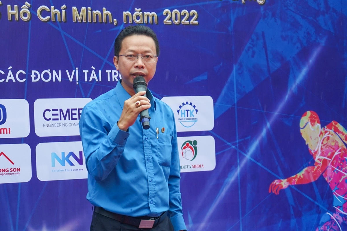 Ông Nguyễn Thành Đô, UVBTV - Trưởng ban chính sách pháp luật Liên đoàn Lao động TP HCM phát biểu tại Lễ khai mạc giải.
