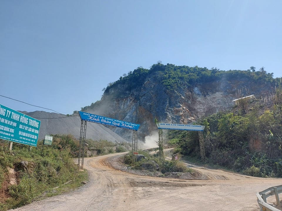 Mỏ đá của Công ty TNHH Hồng Trường trong 1 năm đã 2 lần nổ mìn khiến nhà dân bị hư hỏng.