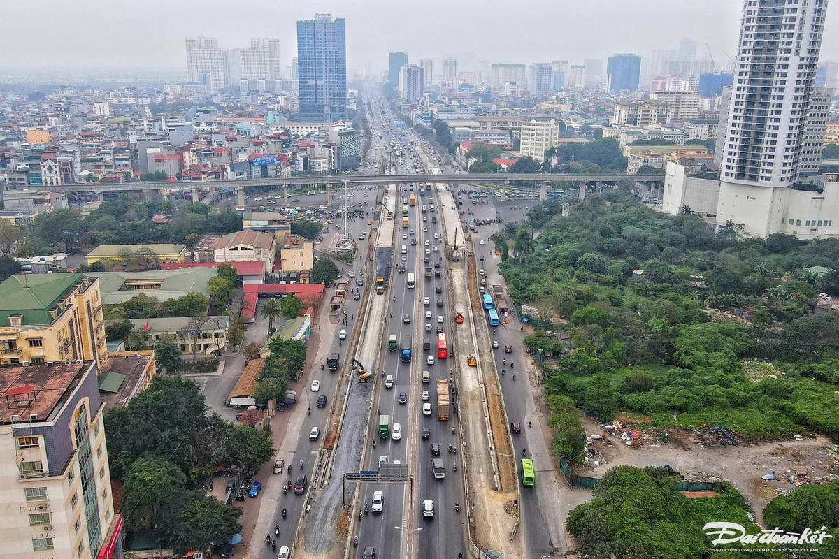 W_cau_vuot_mai_dich-le-khanh1.jpg
