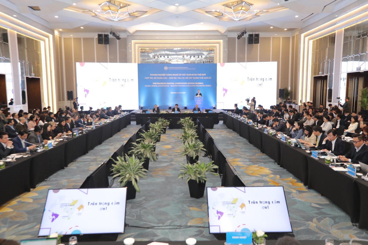 Toàn cảnh hội nghị.