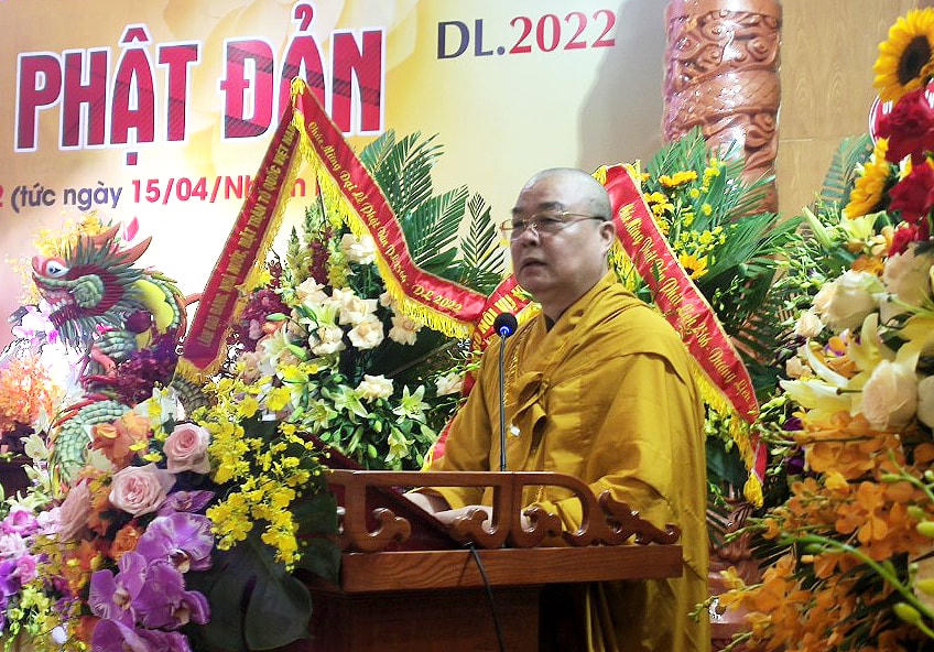Hòa thượng Thích Thanh Nhiễu phát biểu tại Đại lễ Phật đản.