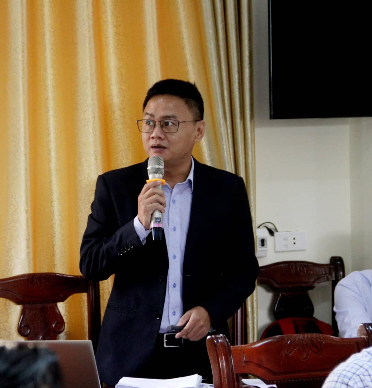 Đại diện đơn vị Tư vấn trình bày Dự thảo Quy hoạch tỉnh Nghệ An tầm nhìn 2050.