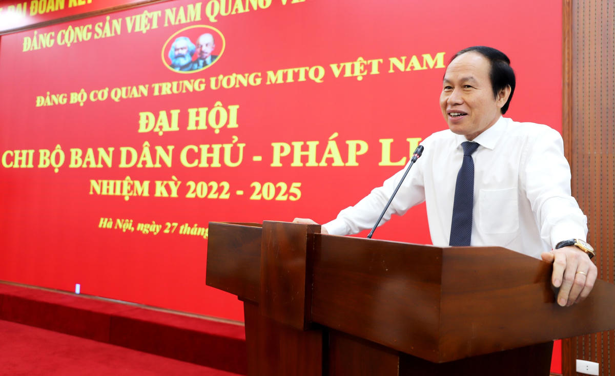 Phó Chủ tịch – Tổng Thư ký Lê Tiến Châu phát biểu tại Đại hội.