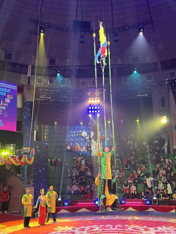 Tiết mục biểu diễn của Liên đoàn Xiếc Việt Nam.