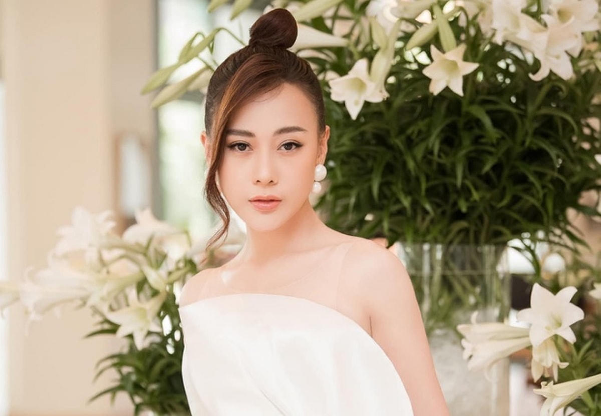 Phương Oanh trải qua 3 mối tình trong quá khứ nhưng ở tuổi 33 cô vẫn còn lẻ bóng.