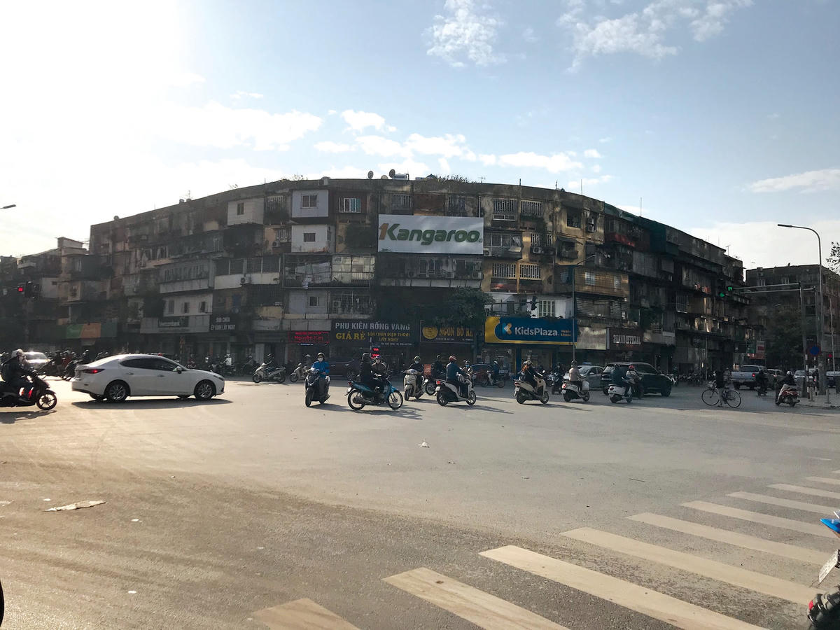 Khu tập thể A12 - Khương Thượng một thời là biểu trưng cho bộ mặt hiện đại, nếp sống đầy tự hào của Hà Nội.  
