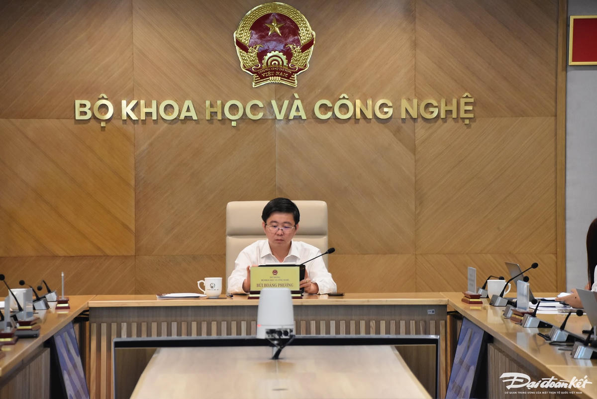 Thứ trưởng Bộ KH&CN Bùi Hoàng Phương chủ trì buổi họp báo. Ảnh: Hoàng Chiến