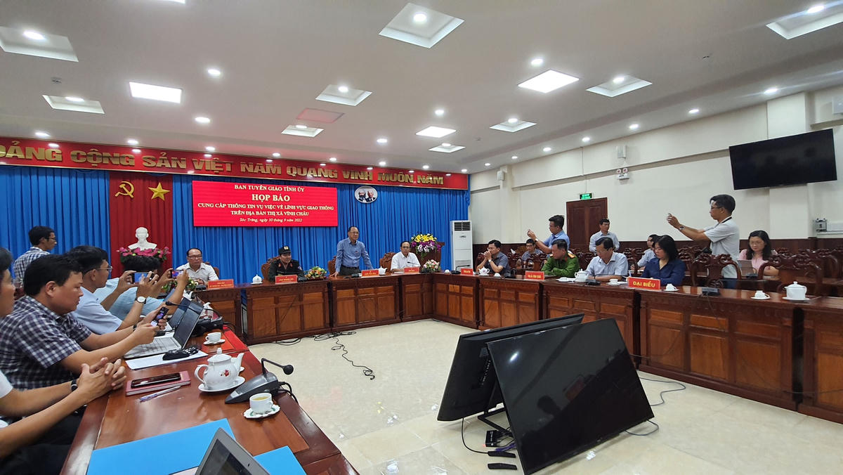 Quang cảnh buổi họp báo chiều nay.