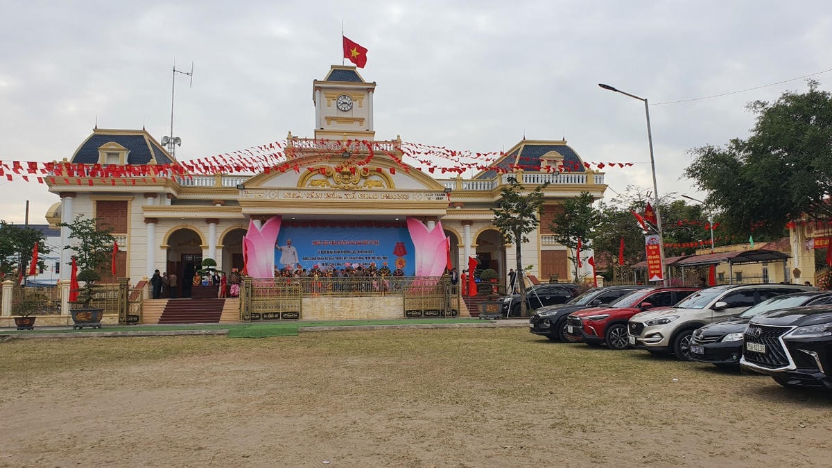 Nhà văn hóa Trung tâm xã Giao Phong.