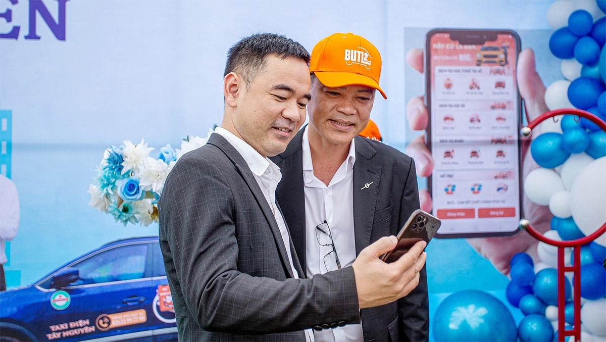 Ra mắt dịch vụ taxi điện Tây Nguyên 'Bạn uống, Tôi lái'