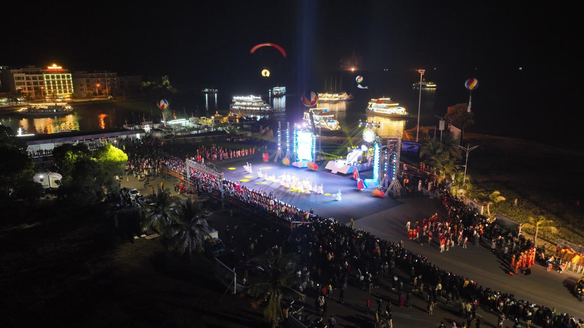 Carnaval mùa đông Hạ Long năm 2022 thu hút đông đảo sự quan tâm của Nhân dân và du khách.