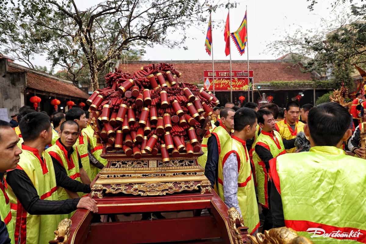 W_le_hoi_ruoc_phao_dong_ky-le-khanh2.jpg