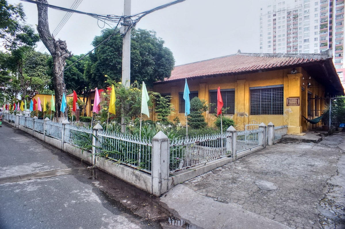 Di tích lịch sử quốc gia Khu trại giam Bệnh viện Chợ Quán được TP Hồ Chí Minh chi 33 tỷ đồng để tu bổ bằng nguồn ngân sách thành phố.
