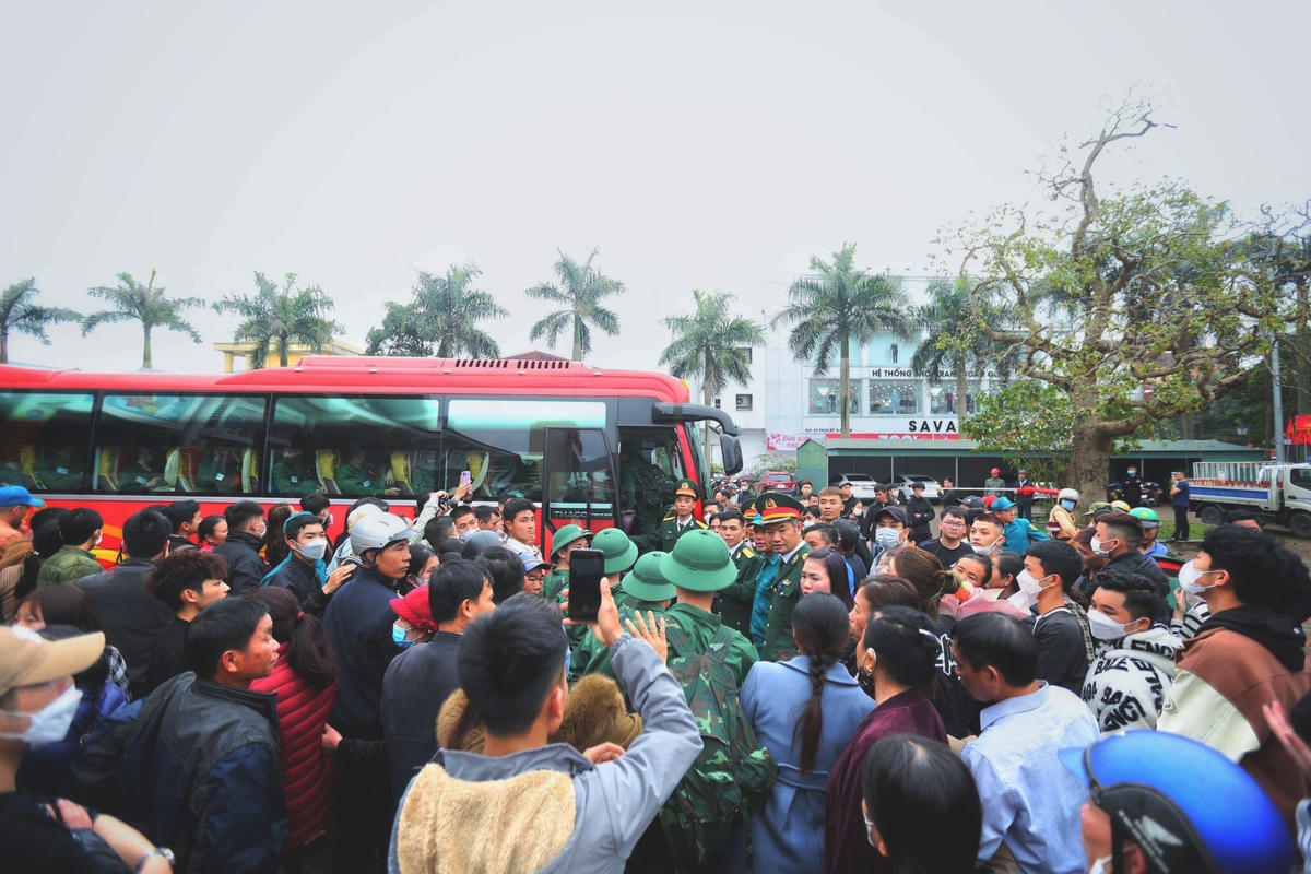 Toàn tỉnh Hà Tĩnh có 1.200 công dân tham gia nghĩa vụ quân sự.