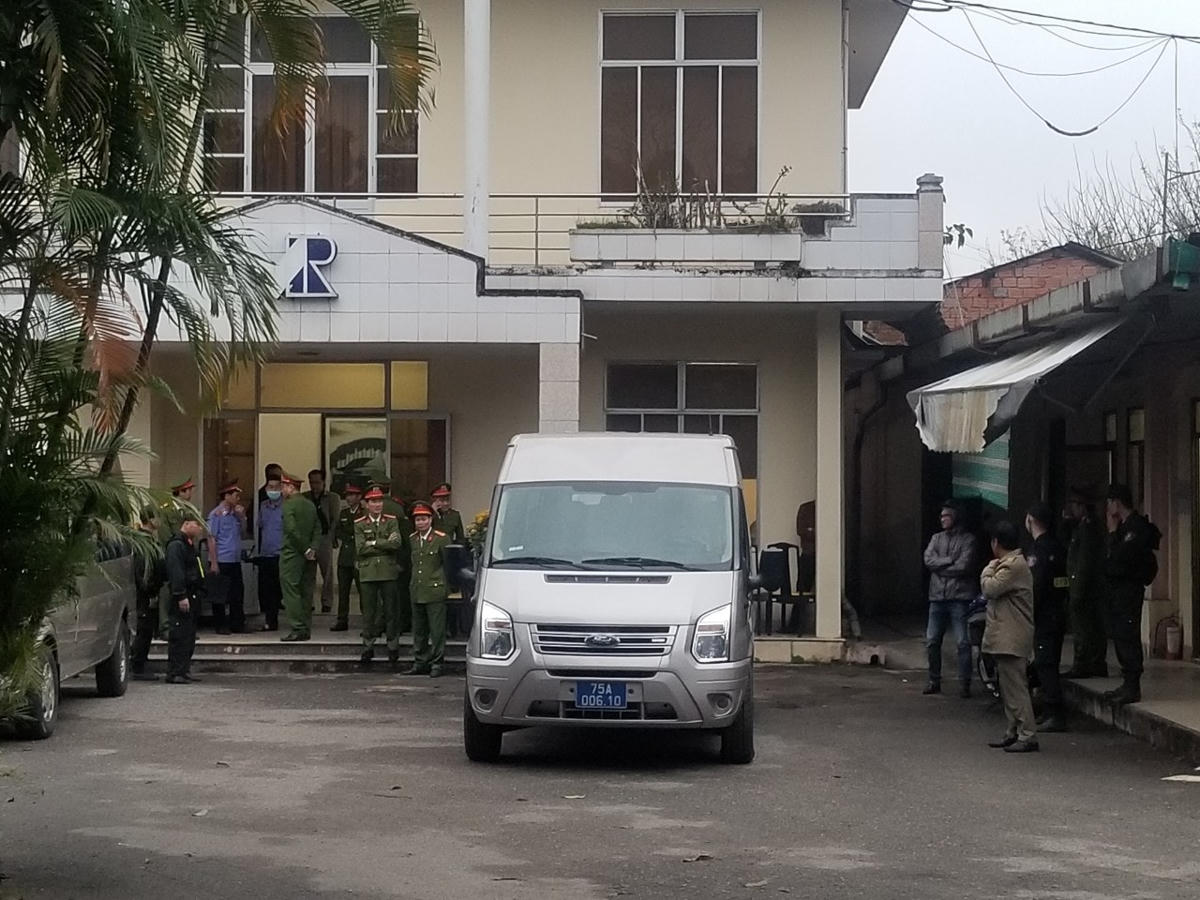 Lực lượng chức năng có mặt tại Trung tâm đăng kiểm xe cơ giới tỉnh Thừa Thiên - Huế vào chiều 16/2.