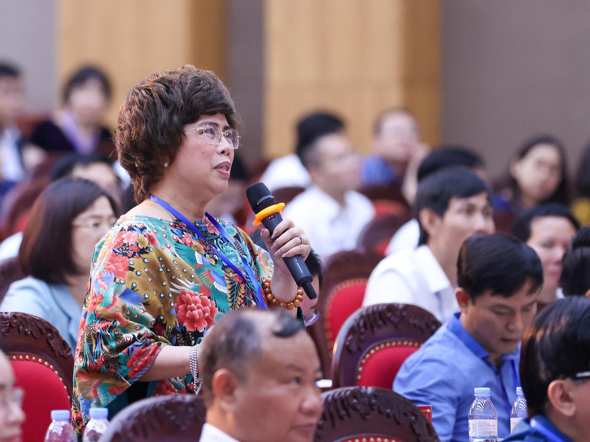 Đại biểu phát biểu tại Hội nghị Thủ tướng đối thoại với nông dân sáng 29/5.