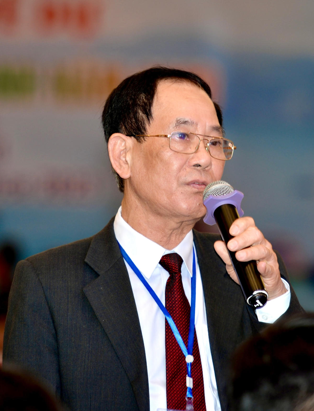 Ông Nguyễn Thế Huệ, Chủ tịch Hiệp hội Du lịch Quảng Ninh phát biểu tại Hội nghị.