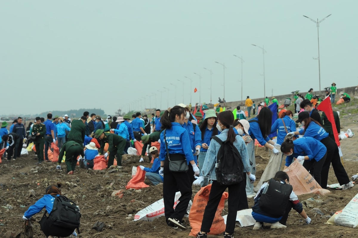 Tình trạng ô nhiễm rác thải đại dương có xu hướng gia tăng đáng báo động. Tại khu vực bờ biển của Nam Định, rác thải đại dương đang trở thành “gánh nặng”; thậm chí có thể dẫn tới thảm họa cho môi trường, tác động đến đời sống, sức khỏe của người dân và tăng trưởng của các ngành kinh tế liên quan. 