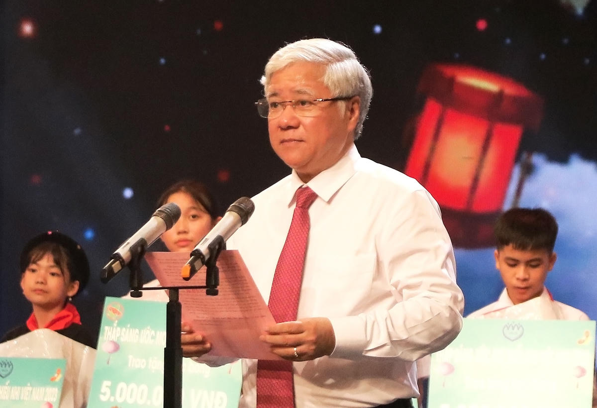 Chủ tịch UBTƯ MTTQ Việt Nam Đỗ Văn Chiến phát biểu tại chương trình.