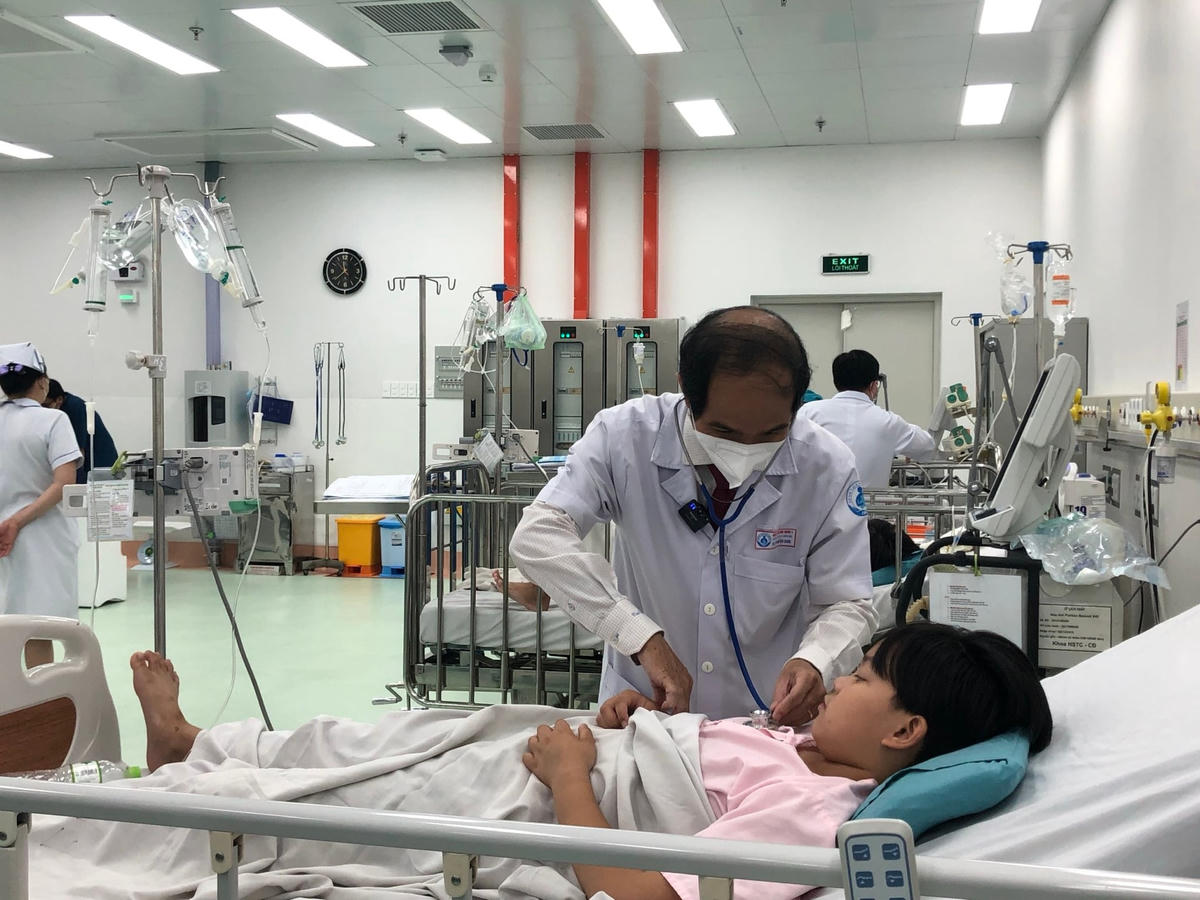 Trẻ viêm cơ tim được thăm khám và điều trị tại Bệnh viện Nhi đồng 1 TPHCM.