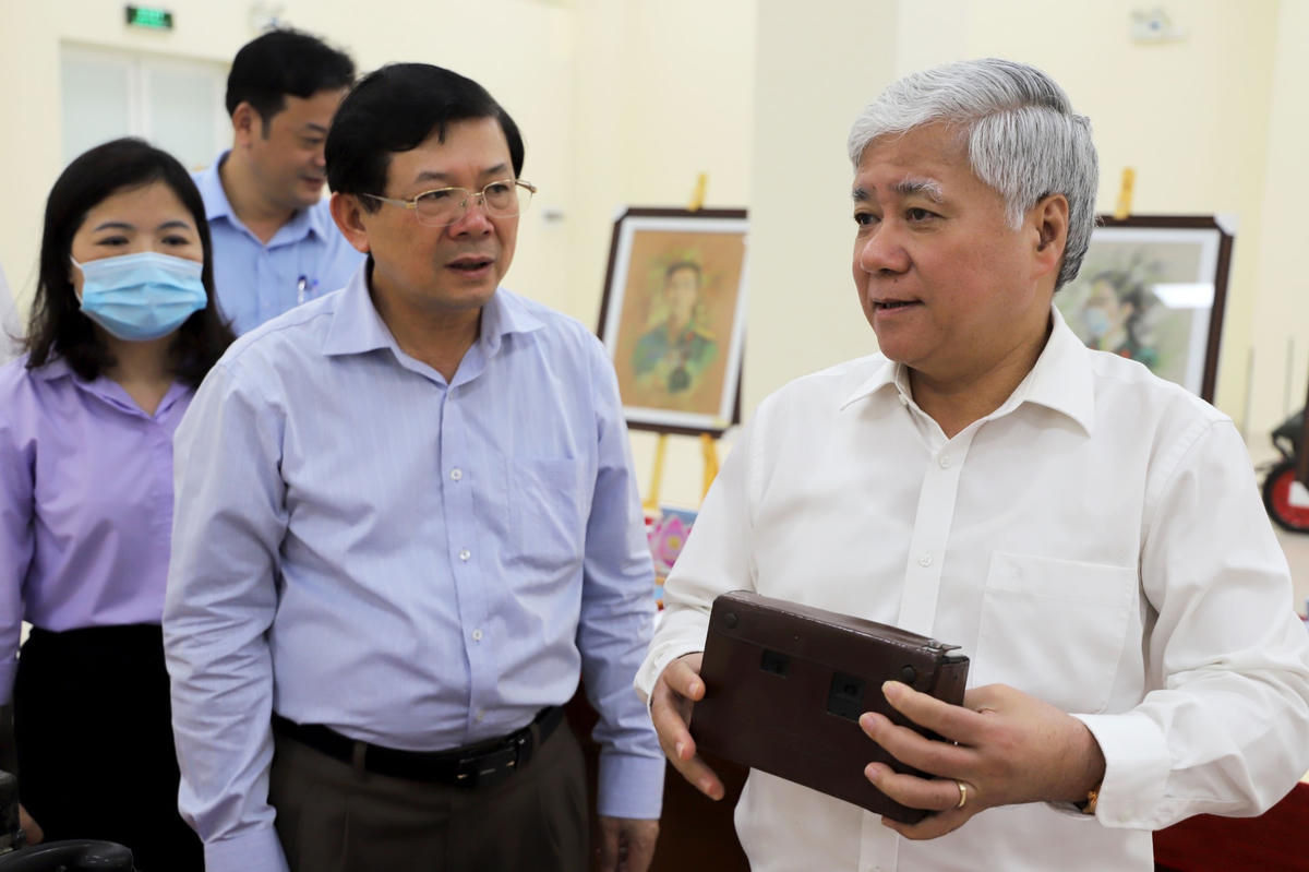 Ông Nguyễn Minh Phú là Phó Giám đốc Trung tâm Bồi dưỡng cán bộ và Nghiên cứu khoa học MTTQ Việt Nam