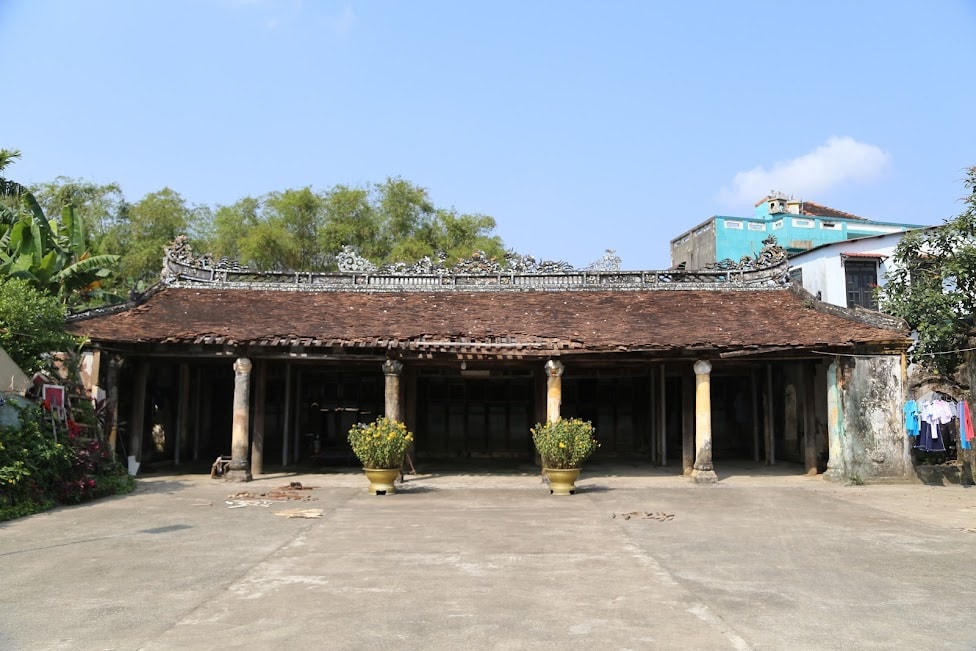Đình làng An Cựu hiện đang xuống cấp nghiêm trọng.