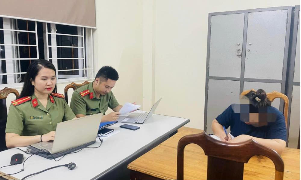Đăng xuyên tạc bữa ăn bán trú lên mạng xã hội, một phụ nữ bị xử phạt.