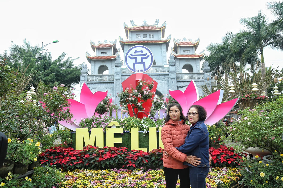 [ẢNH] Người dân nườm nượp đổ về Festival hoa lớn nhất Thủ đô 
