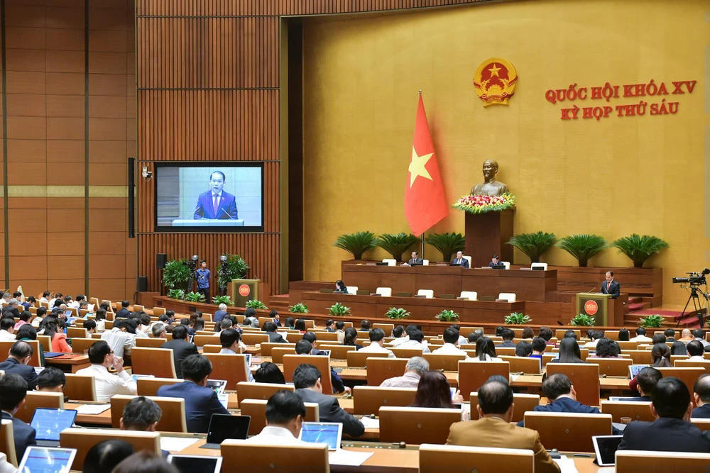 Quốc hội làm việc tại hội trường. (Ảnh: CTV/Vietnam+)