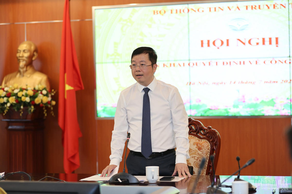 Thứ trưởng Nguyễn Thanh Lâm tin tưởng 2 nữ cán bộ sẽ hoàn thành xuất sắc nhiệm vụ ở cương vị mới. (Ảnh: Lê Anh Dũng).