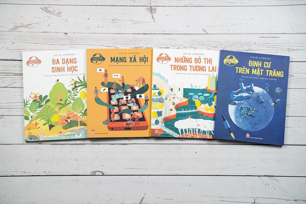 4 cuốn trong bộ sách “Thế giới tương lai”.