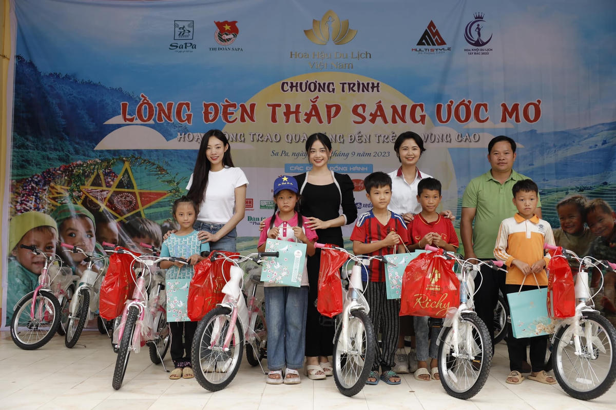 Hoa hậu Du lịch Việt Nam: Lan tỏa yêu thương đến trẻ em nghèo vùng cao Tây Bắc